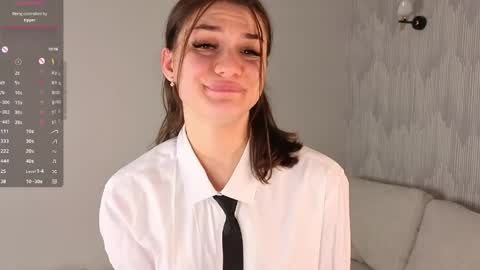Snapshot of emilyhewell chatting on May 3, 2026, 3:07 pm Emi online show from May 3, 2026, 3:07 pm