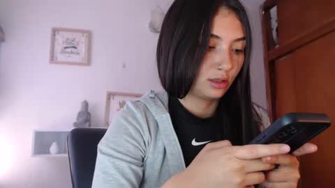 Emily Jang online show from February 17, 2025, 3:09 pm