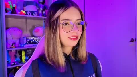 Snapshot of emilykarterr chatting on April 22, 2026, 3:02 pm VALEEEN online show from April 22, 2026, 3:02 pm