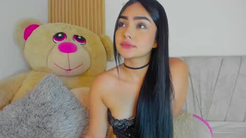 Snapshot of emilylittle___ chatting on April 20, 2026, 10:33 pm EMI online show from April 20, 2026, 10:33 pm