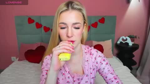 emilymagnificent online show from February 22, 2026, 1:40 am