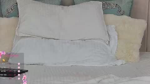 emilynovaa1 online show from February 3, 2026, 2:53 am