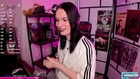 Snapshot of emilyretcher chatting on January 6, 2026, 2:21 pm Julia Lamperouge online show from January 6, 2026, 2:21 pm