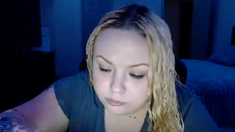 Emily Bankz online show from November 2, 2025, 4:15 am