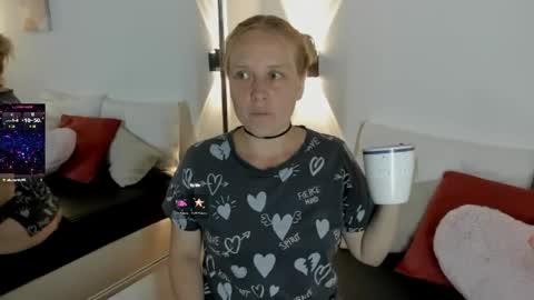 Snapshot of emilysumer chatting on April 24, 2026, 4:15 am Summer 3 online show from April 24, 2026, 4:15 am
