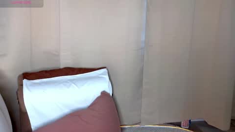 Snapshot of emilytrays chatting on April 16, 2026, 4:24 am Emily wish-list online show from April 16, 2026, 4:24 am