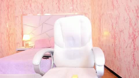 Snapshot of emilywhinfre chatting on May 30, 2026, 9:01 pm Emily 2200 - 600GMT-5 online show from May 30, 2026, 9:01 pm