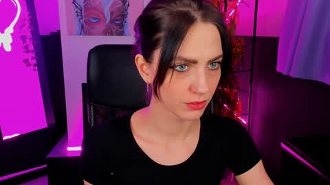 Snapshot of emilywiled chatting on December 13, 2024, 11:23 am Emily online show from December 13, 2024, 11:23 am