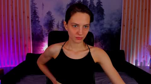 Snapshot of emilywiled chatting on January 8, 2025, 9:32 am Emily online show from January 8, 2025, 9:32 am