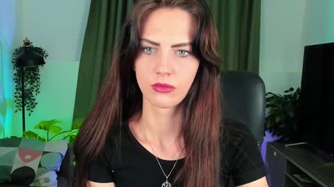 Snapshot of emilywiled chatting on January 28, 2025, 9:19 am Emily online show from January 28, 2025, 9:19 am
