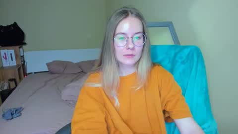 Snapshot of emilyy____ chatting on February 21, 2025, 6:59 pm Emily online show from February 21, 2025, 6:59 pm