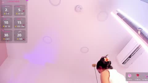 Snapshot of emilyy_bank chatting on December 29, 2024, 5:21 am Emily Bank online show from December 29, 2024, 5:21 am