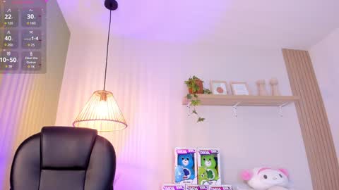 Snapshot of emilyy_bank chatting on January 5, 2025, 8:10 pm Emily Bank online show from January 5, 2025, 8:10 pm
