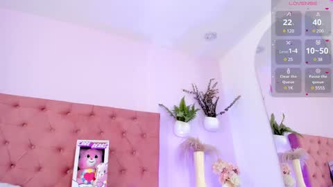 Snapshot of emilyy_bank chatting on February 12, 2025, 10:59 pm Emily Bank online show from February 12, 2025, 10:59 pm