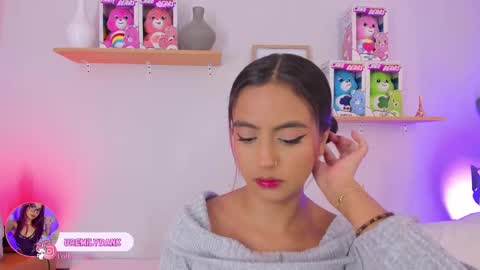 Snapshot of emilyy_bank chatting on September 19, 2025, 7:36 pm Emily Bank online show from September 19, 2025, 7:36 pm