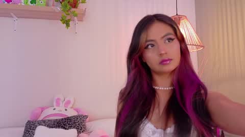 Snapshot of emilyy_bank chatting on April 20, 2026, 7:37 pm Emily Bank online show from April 20, 2026, 7:37 pm