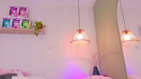 Snapshot of emilyy_bank chatting on April 27, 2026, 7:56 pm Emily Bank online show from April 27, 2026, 7:56 pm