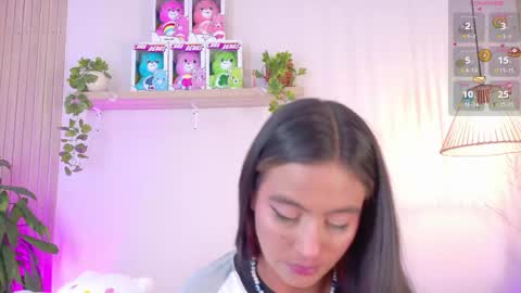 Snapshot of emilyy_bank chatting on May 5, 2026, 8:17 pm Emily Bank online show from May 5, 2026, 8:17 pm