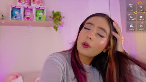 Snapshot of emilyy_bank chatting on May 25, 2026, 7:20 pm Emily Bank online show from May 25, 2026, 7:20 pm