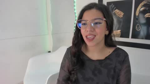 Snapshot of emilyy_cooperr chatting on September 29, 2025, 12:10 pm emilyy_cooperr online show from September 29, 2025, 12:10 pm