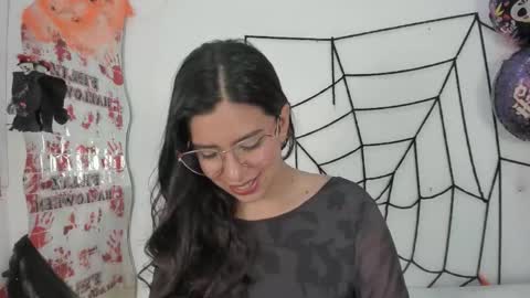 Snapshot of emilyy_cooperr chatting on October 15, 2025, 12:05 pm emilyy_cooperr online show from October 15, 2025, 12:05 pm