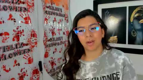 Snapshot of emilyy_cooperr chatting on October 23, 2025, 12:04 pm emilyy_cooperr online show from October 23, 2025, 12:04 pm