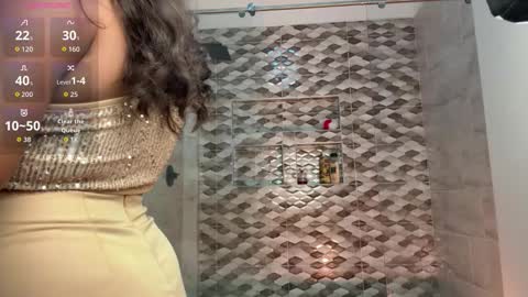 Snapshot of emilyy_cooperr chatting on November 1, 2025, 12:18 pm emilyy_cooperr online show from November 1, 2025, 12:18 pm
