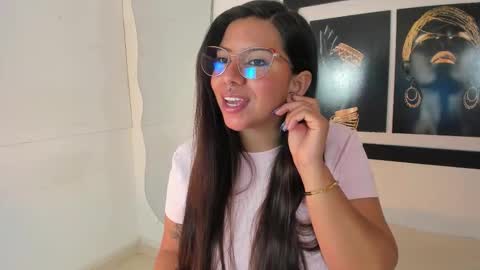 Snapshot of emilyy_cooperr chatting on December 5, 2025, 12:14 pm emilyy_cooperr online show from December 5, 2025, 12:14 pm