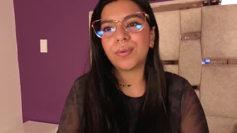 Snapshot of emilyy_cooperr chatting on January 19, 2026, 12:09 pm emilyy_cooperr online show from January 19, 2026, 12:09 pm