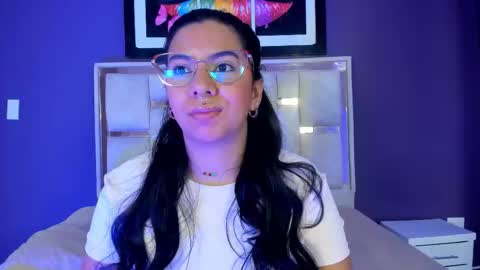 Snapshot of emilyy_cooperr chatting on February 5, 2026, 12:10 pm emilyy_cooperr online show from February 5, 2026, 12:10 pm
