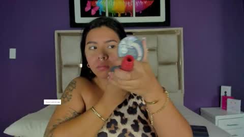 Snapshot of emilyy_cooperr chatting on February 27, 2026, 12:05 pm emilyy_cooperr online show from February 27, 2026, 12:05 pm