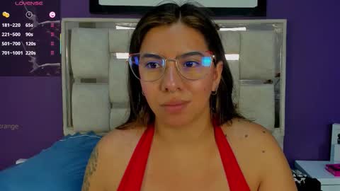 Snapshot of emilyy_cooperr chatting on March 19, 2026, 12:09 pm emilyy_cooperr online show from March 19, 2026, 12:09 pm