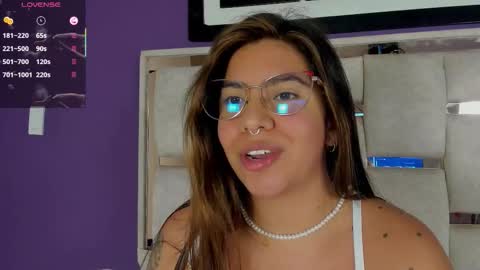Snapshot of emilyy_cooperr chatting on March 20, 2026, 12:21 pm emilyy_cooperr online show from March 20, 2026, 12:21 pm
