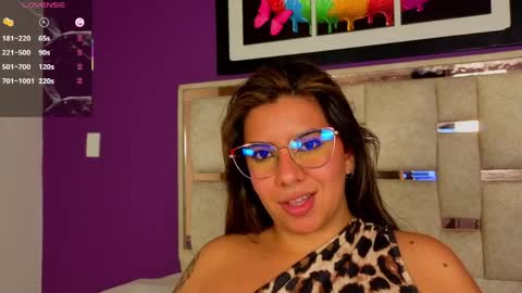 Snapshot of emilyy_cooperr chatting on April 1, 2026, 2:25 pm emilyy_cooperr online show from April 1, 2026, 2:25 pm
