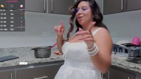 Snapshot of emilyy_cooperr chatting on June 12, 2026, 1:10 pm emilyy_cooperr online show from June 12, 2026, 1:10 pm