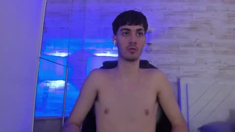 emir_ozan online show from February 3, 2026, 7:52 pm