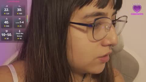 emma online show from November 4, 2025, 8:19 pm