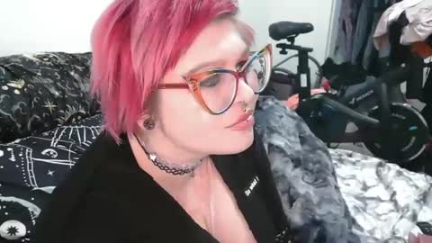 emma lotacurves online show from January 3, 2025, 4:16 pm