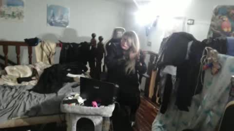 emma online show from March 9, 2025, 12:42 am