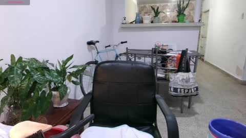 emma______1996 online show from April 4, 2026, 8:34 am