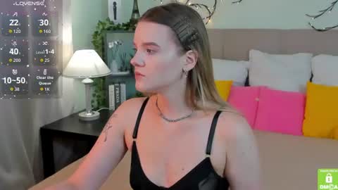 Snapshot of emma__peach chatting on July 11, 2026, 7:55 am emma__peach online show from July 11, 2026, 7:55 am