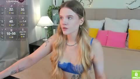 Snapshot of emma__peach chatting on July 14, 2026, 7:46 am emma__peach online show from July 14, 2026, 7:46 am