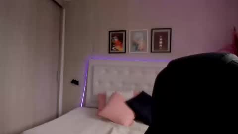 Snapshot of emma__smith01 chatting on February 21, 2026, 4:30 pm Emma online show from February 21, 2026, 4:30 pm