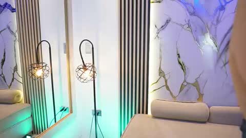 emma__walkerr_ online show from February 6, 2026, 7:17 pm