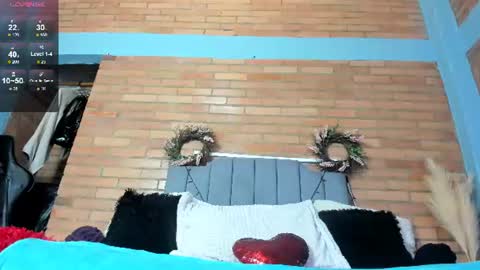 Snapshot of emma_belley chatting on June 29, 2026, 7:03 pm Hey Im EmmaHelp me reach 100 likes online show from June 29, 2026, 7:03 pm