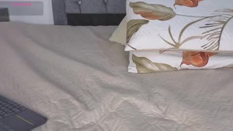 Emma online show from December 18, 2025, 4:29 am