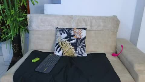 Emma Blue  modelo independiente online show from May 10, 2026, 6:29 am