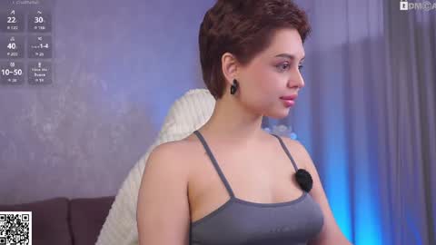 Snapshot of emma_bro0kss chatting on June 20, 2026, 9:23 am Emma online show from June 20, 2026, 9:23 am