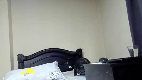 Snapshot of emma_brown777 chatting on April 19, 2026, 10:01 pm ALBA online show from April 19, 2026, 10:01 pm