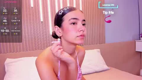 Snapshot of emma_doll7 chatting on July 17, 2026, 1:29 pm E online show from July 17, 2026, 1:29 pm